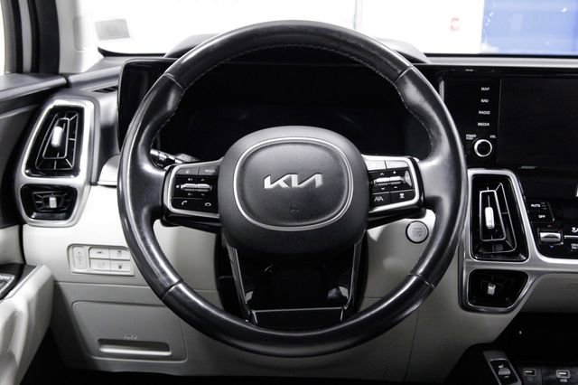 Used 2022 Kia Sorento SX Prestige w/ Panoramic Sunroof Package image 15