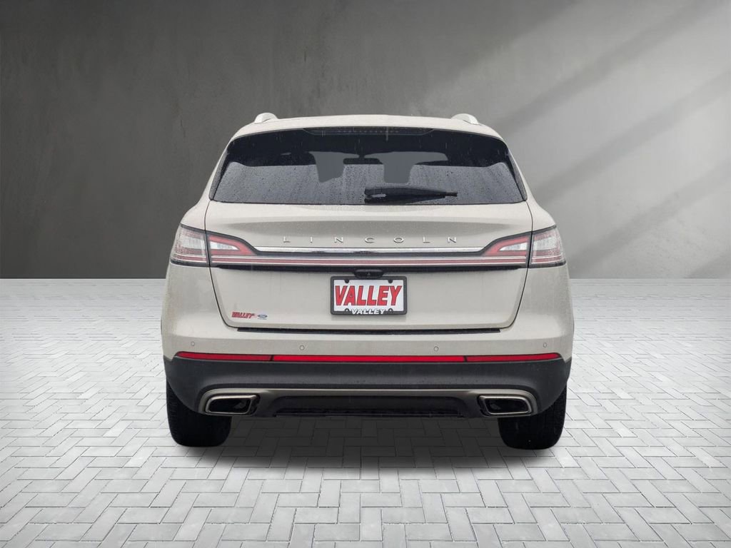 Used 2023 Lincoln Nautilus Reserve w/ Equipment Group 201A image 9