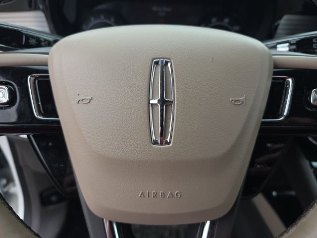 Used 2020 Lincoln Corsair AWD w/ Premium Package image 12