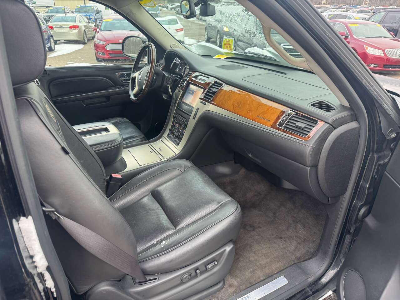 Used 2014 Cadillac Escalade Platinum image 11