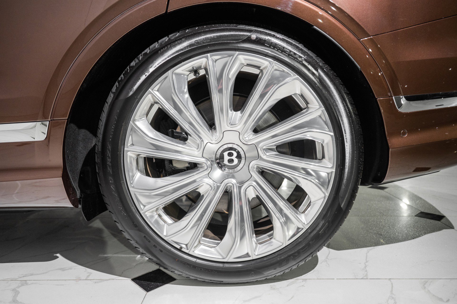 New 2025 Bentley Bentayga Extended Wheelbase image 16