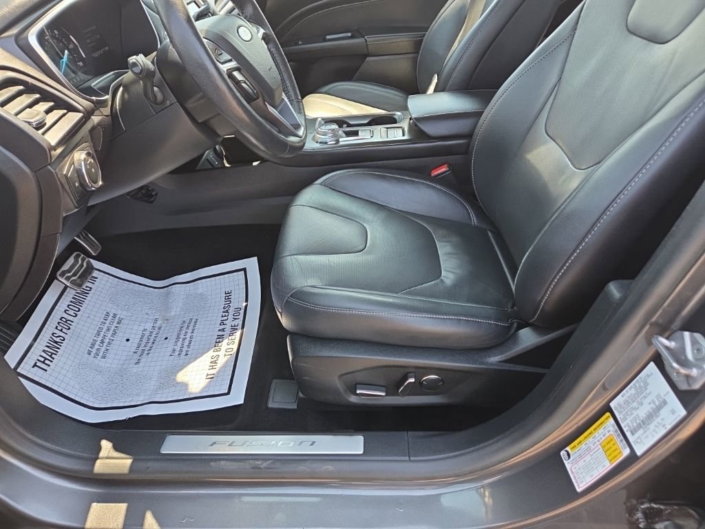 Used 2018 Ford Fusion Titanium FWD image 17