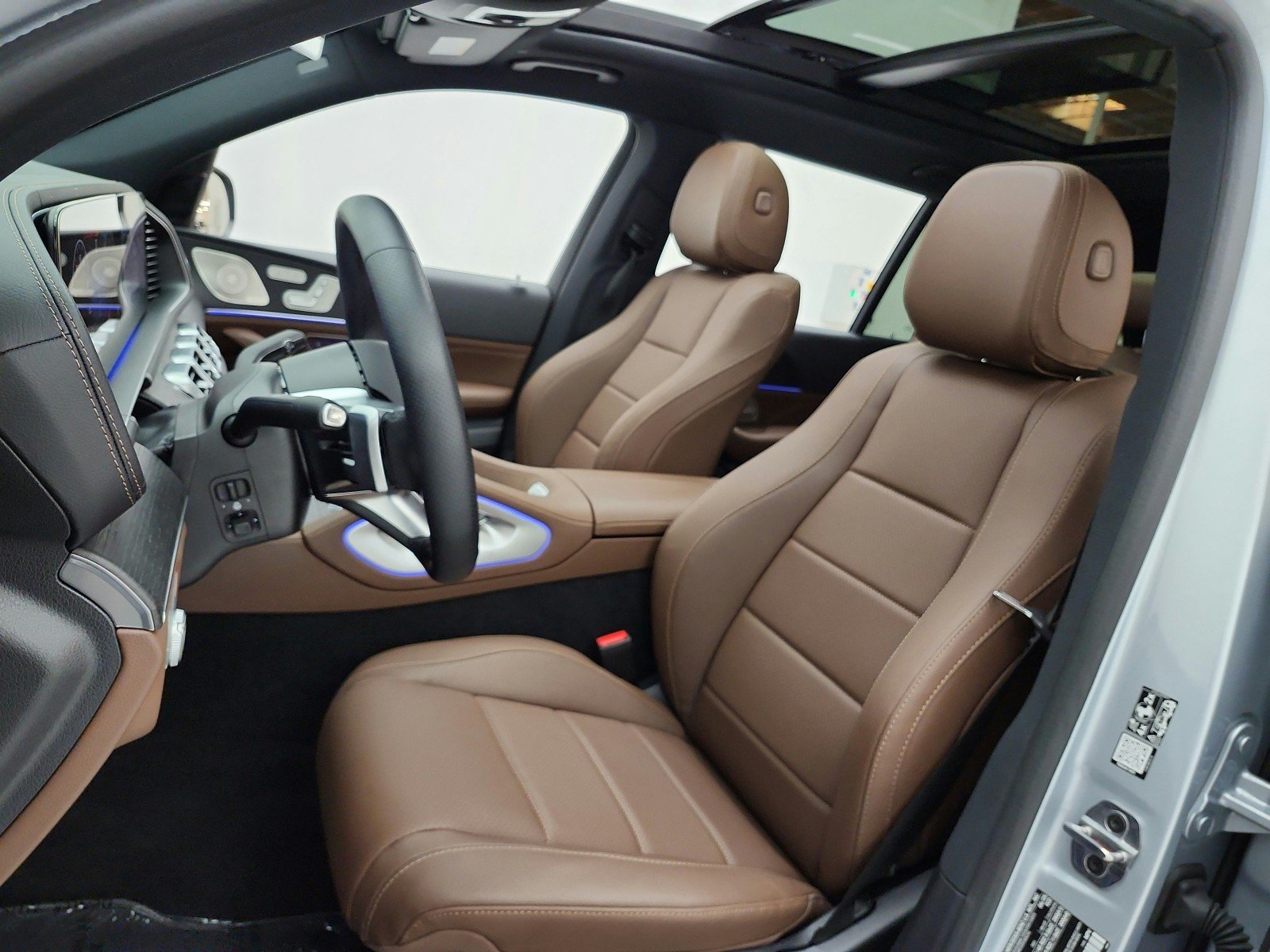 Used 2025 Mercedes-Benz GLS 450 4MATIC w/ AMG Line Exterior image 10