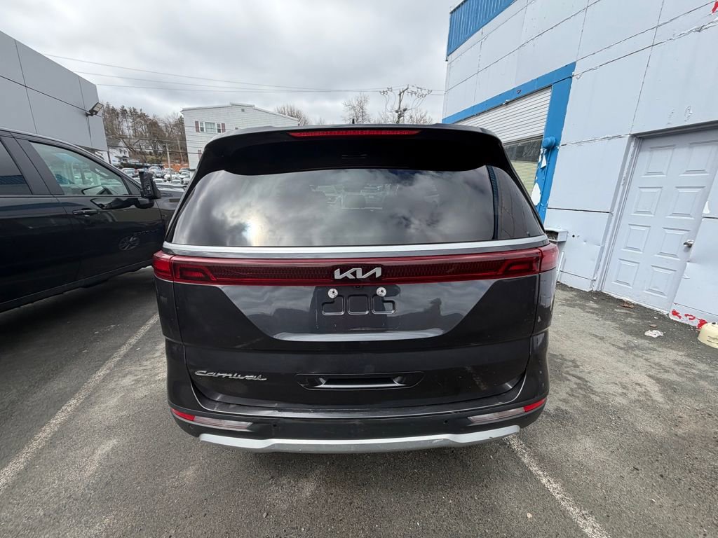 Used 2022 Kia Carnival LX FWD image 4