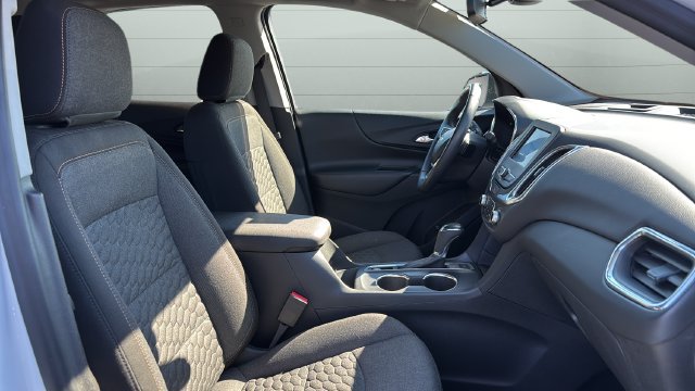 Used 2020 Chevrolet Equinox LT w/ Driver Convenience Package AWD/4WD image 24