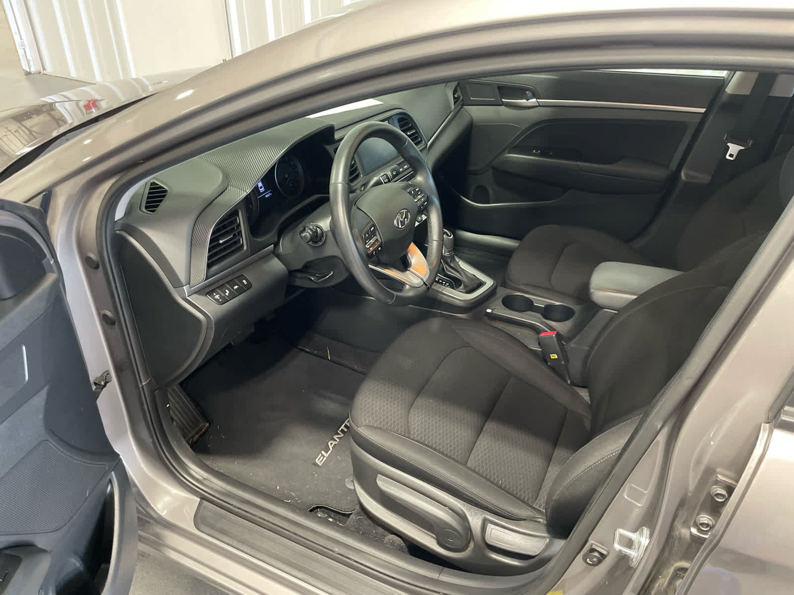 Used 2020 Hyundai Elantra Value Edition w/ Cargo Package (C1) FWD image 6