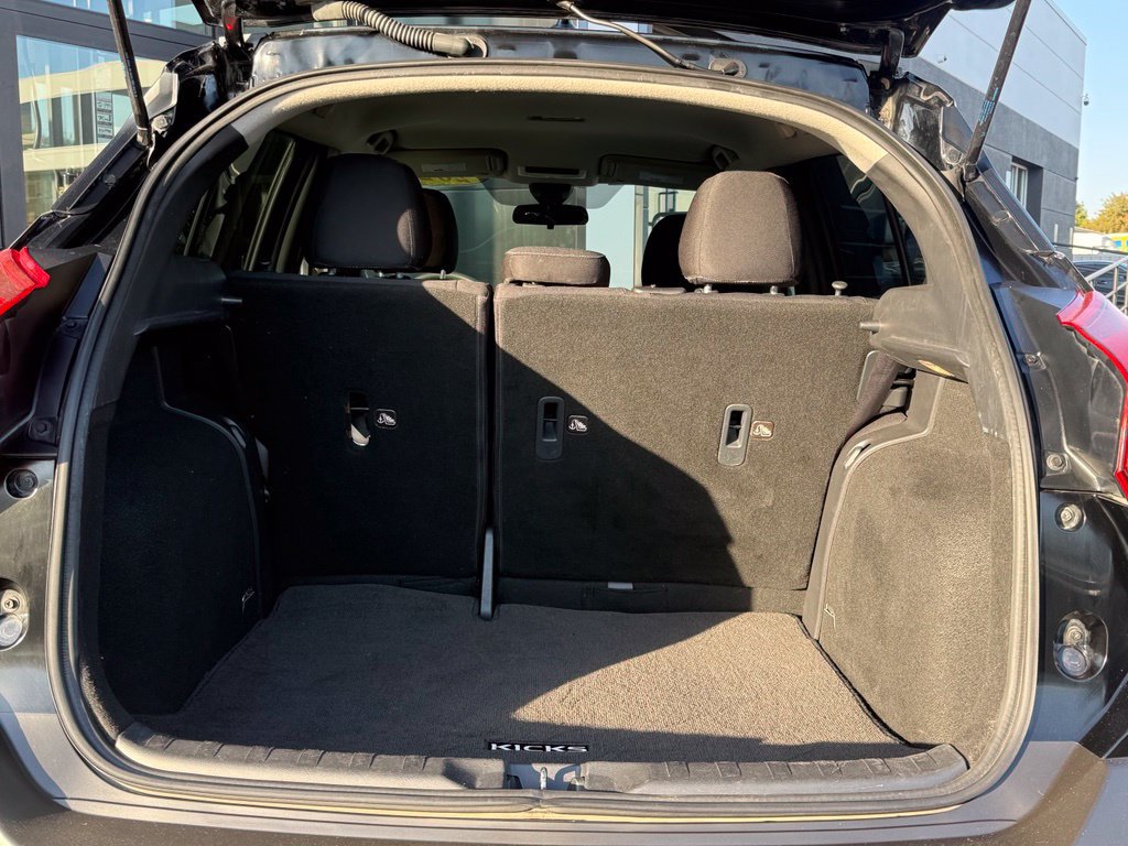 Used 2020 Nissan Kicks SV FWD image 9