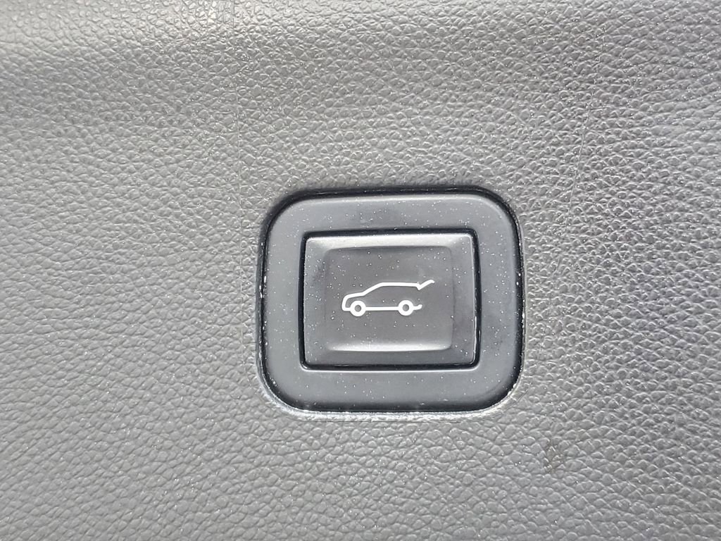 Used 2022 Buick Enclave Avenir image 8