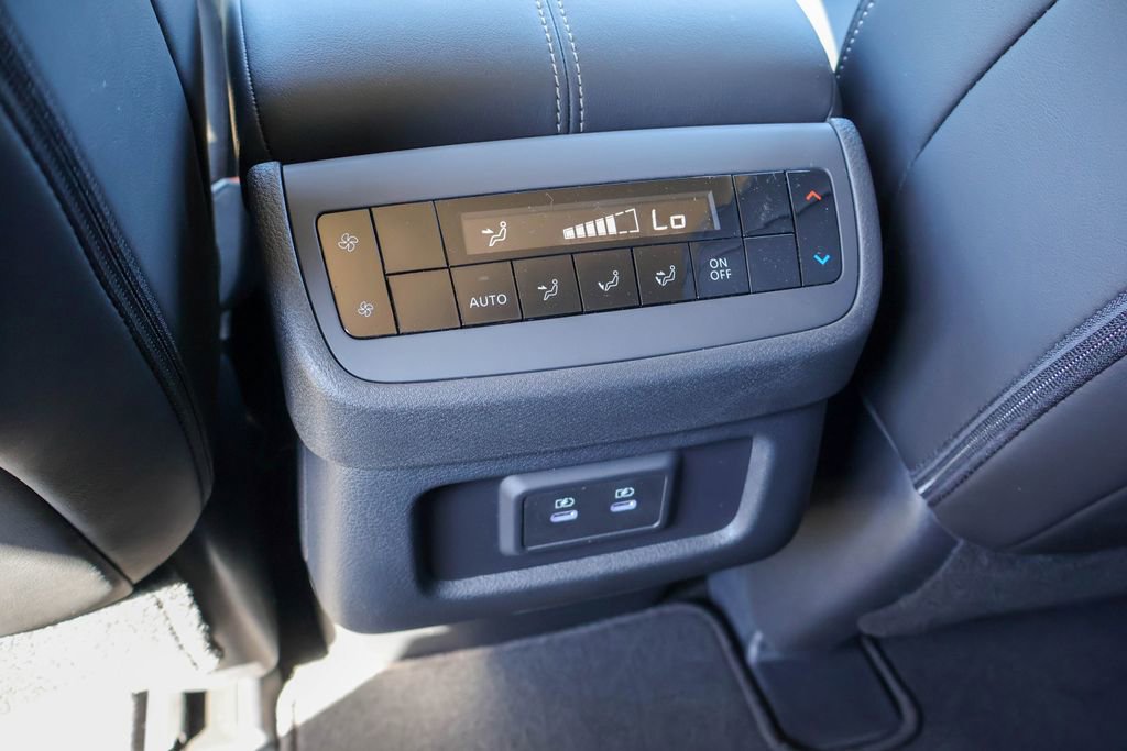 New 2026 Nissan Pathfinder SL image 17