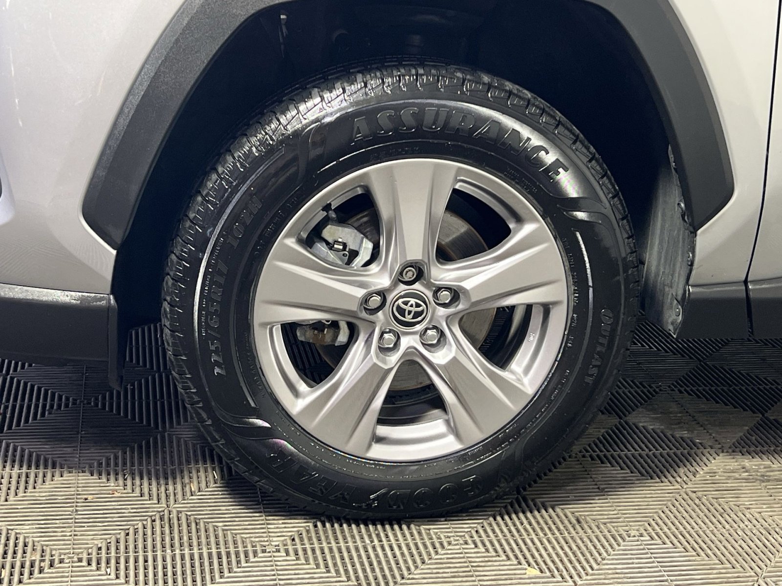 Used 2025 Toyota RAV4 XLE image 12