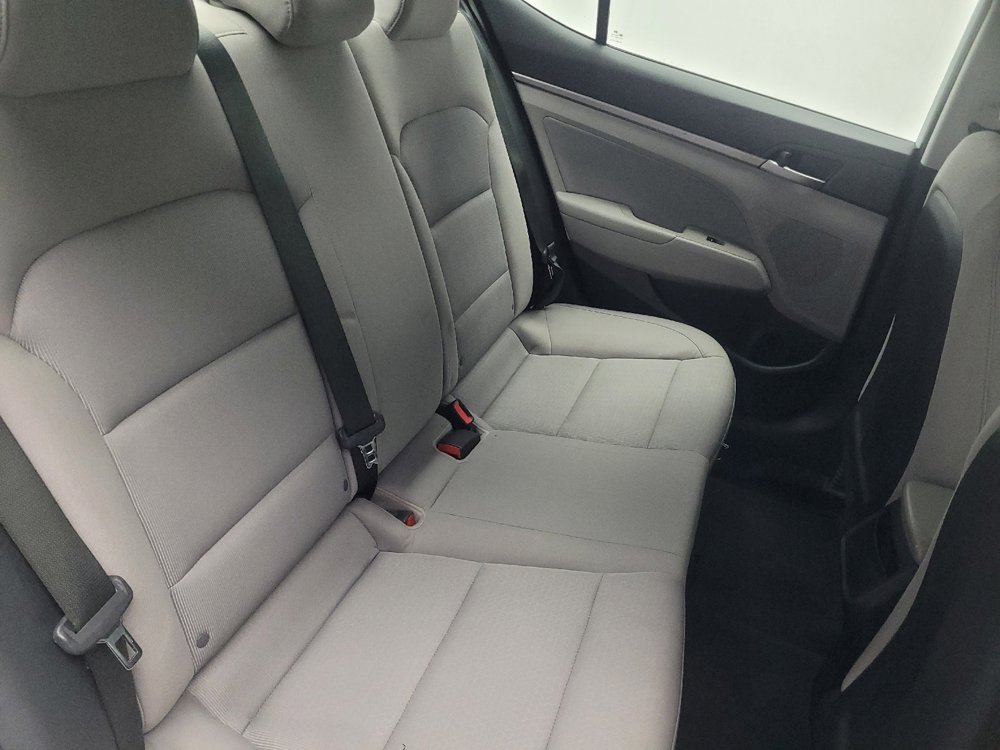 Used 2017 Hyundai Elantra SE image 19