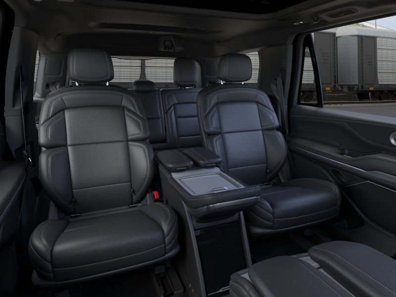 New 2026 Lincoln Navigator Reserve image 12