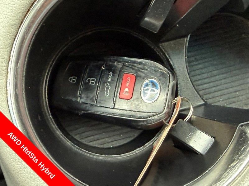 Used 2022 Toyota Venza XLE image 31