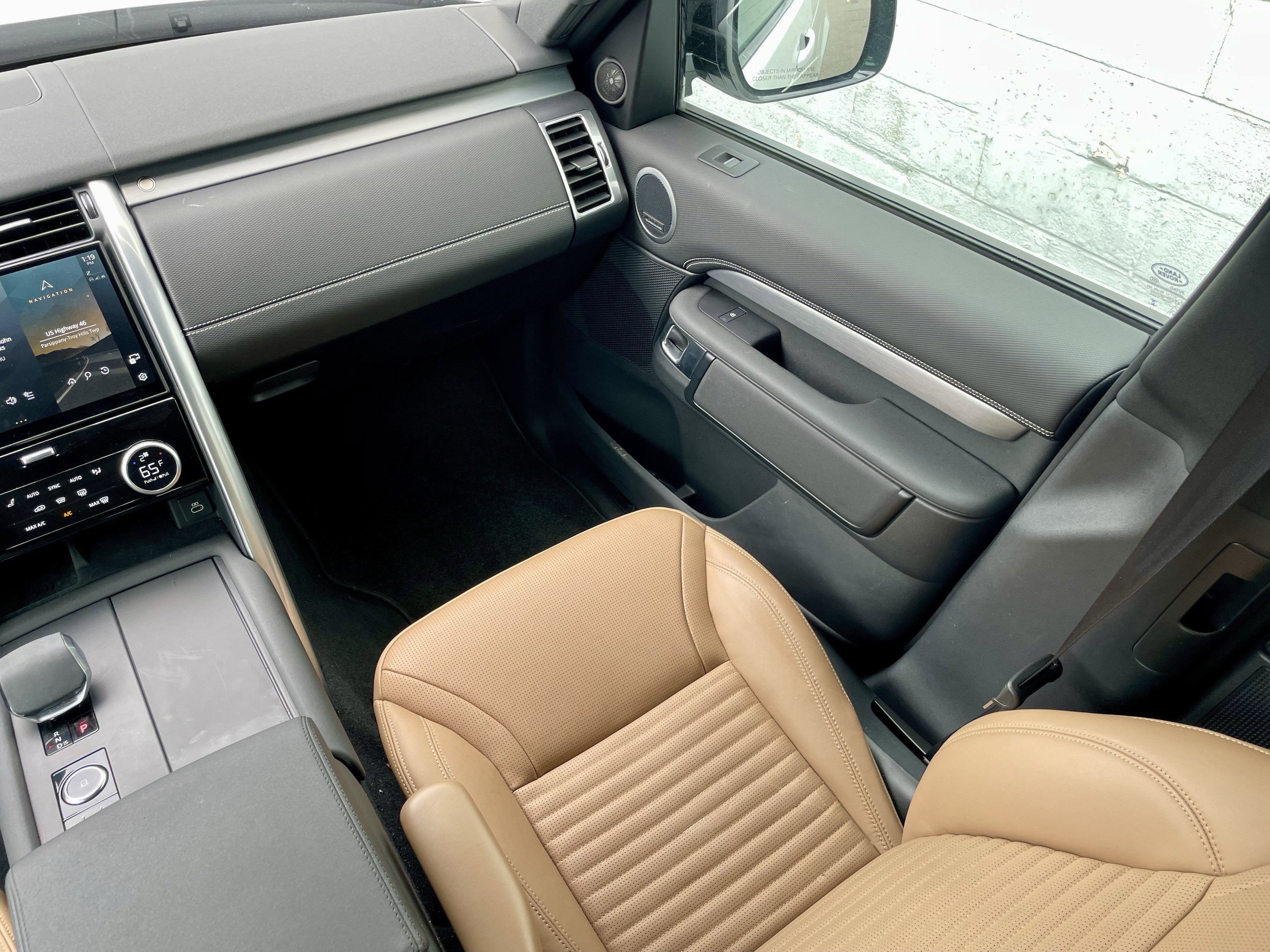 Certified 2025 Land Rover Discovery Dynamic SE AWD/4WD image 18