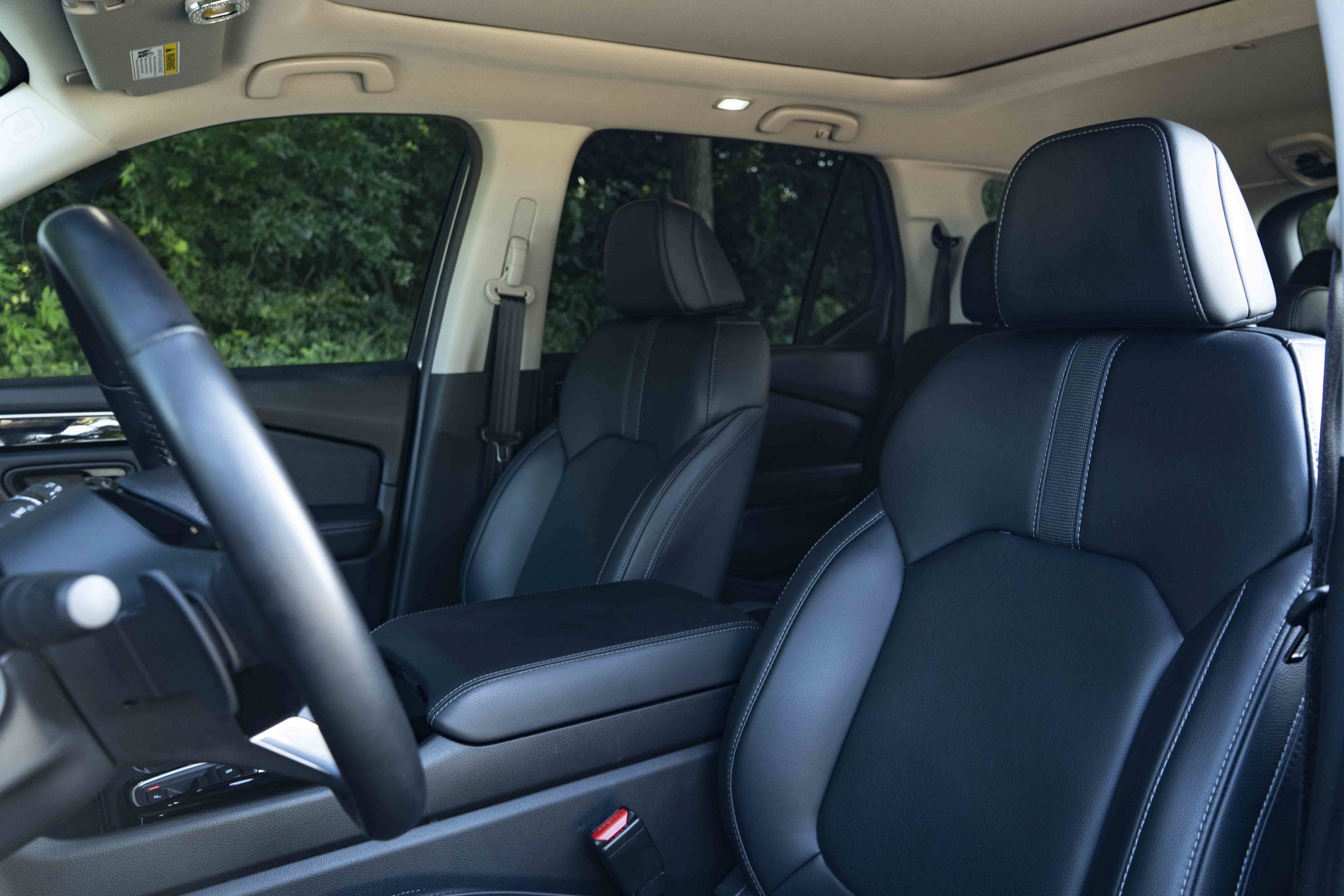 Used 2025 Honda Pilot Touring image 17