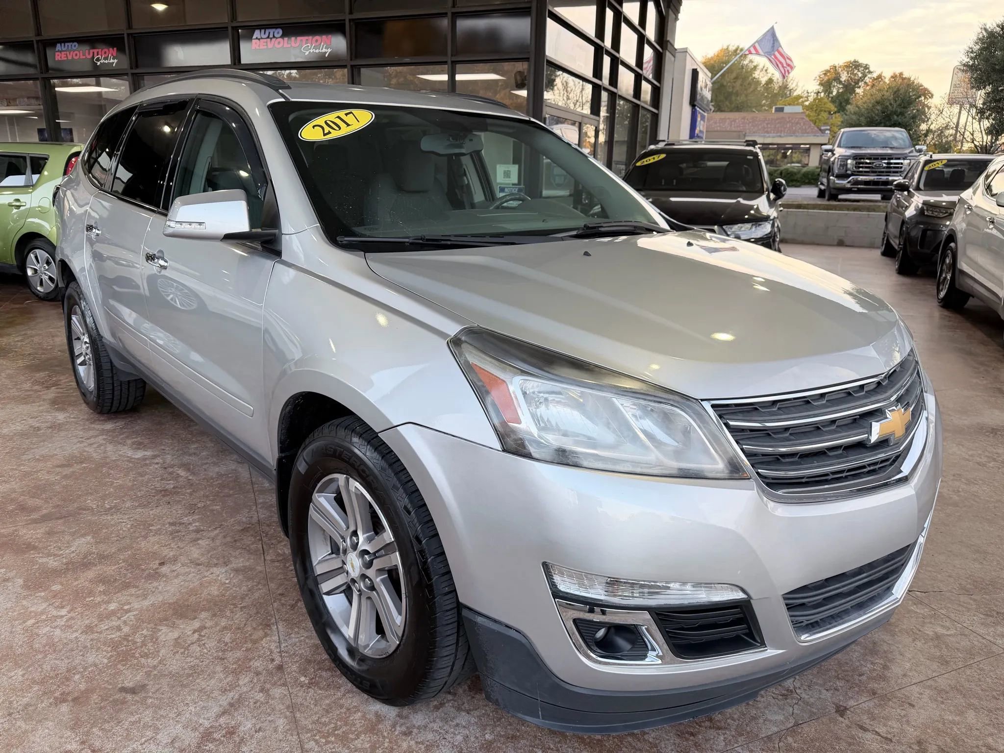 Used 2017 Chevrolet Traverse LT