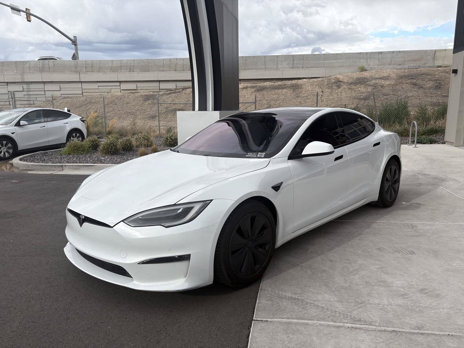 Used 2022 Tesla Model S AWD/4WD image 3