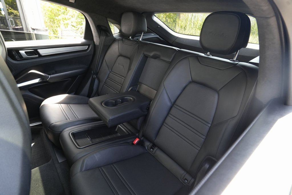 Used 2022 Porsche Cayenne Turbo image 25