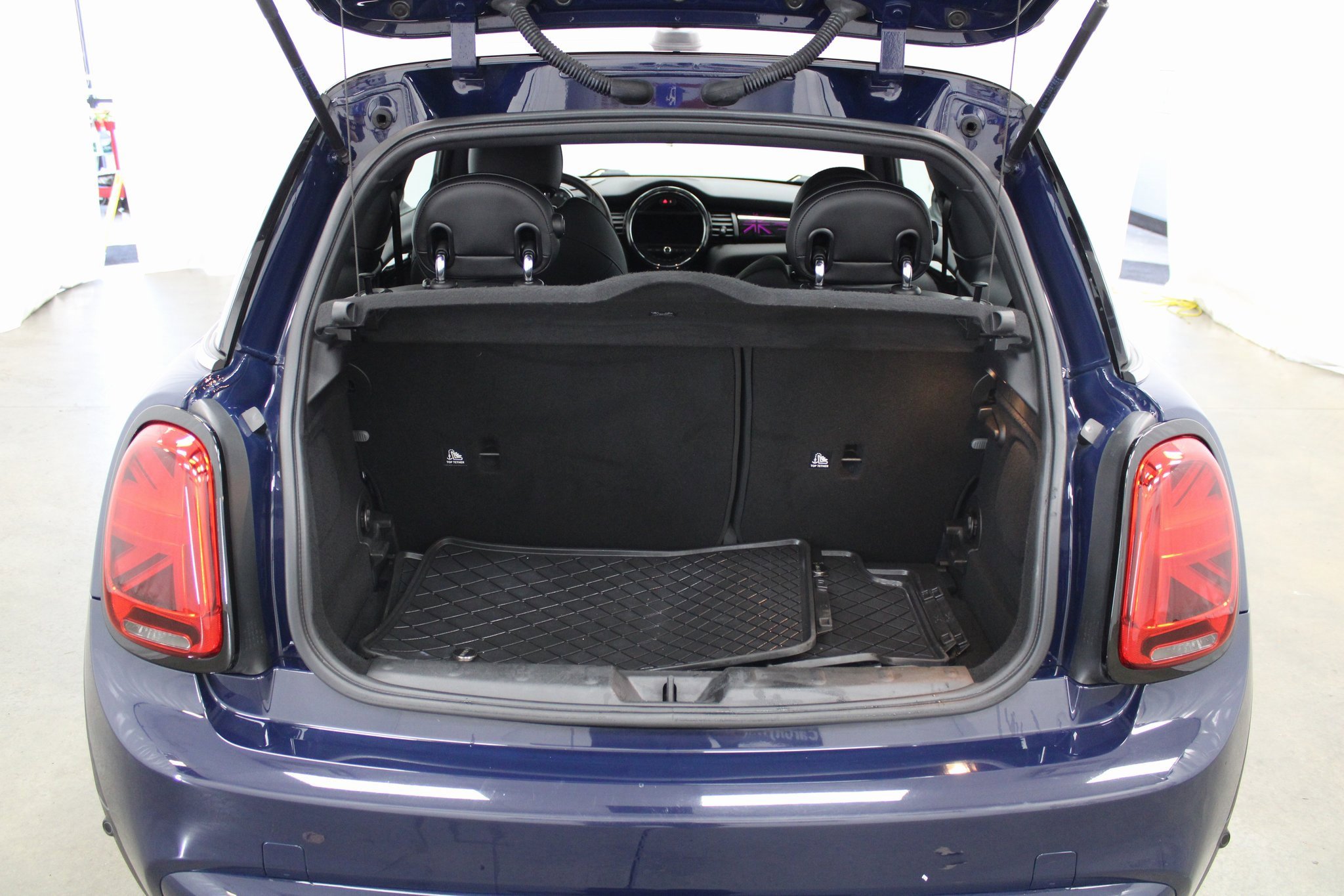 Used 2019 MINI Cooper S image 19