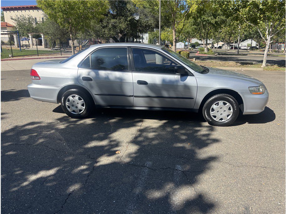 Used 2001 Honda Accord DX image 4