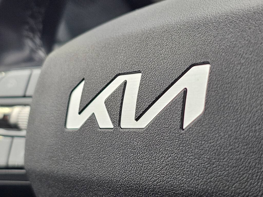 Certified 2024 Kia EV9 Wind AWD/4WD image 21