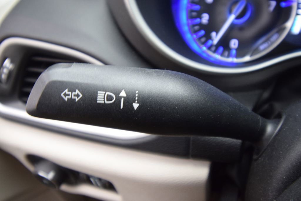 Used 2024 Chrysler Pacifica Touring-L image 31