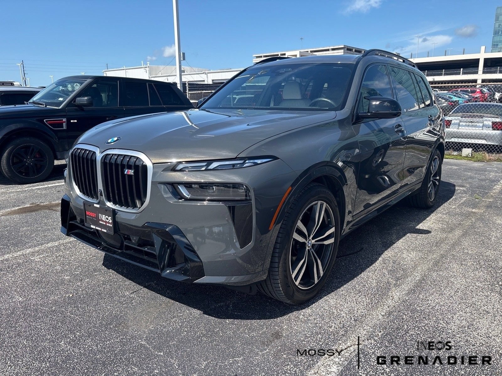 Used 2024 BMW X7 M60i w/ Executive Package AWD/4WD image 2