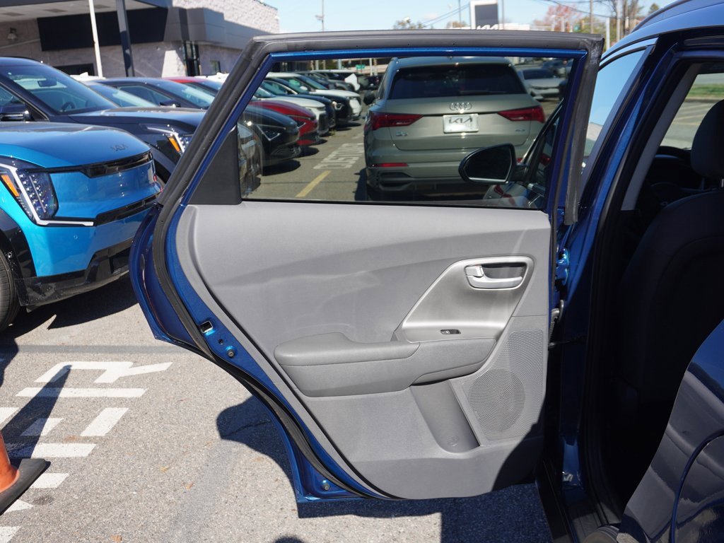 Used 2022 Kia Niro LX image 21