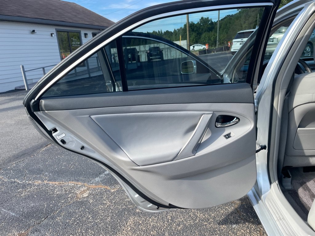Used 2011 Toyota Camry LE w/ LE Extra-Value Pkg FWD image 16