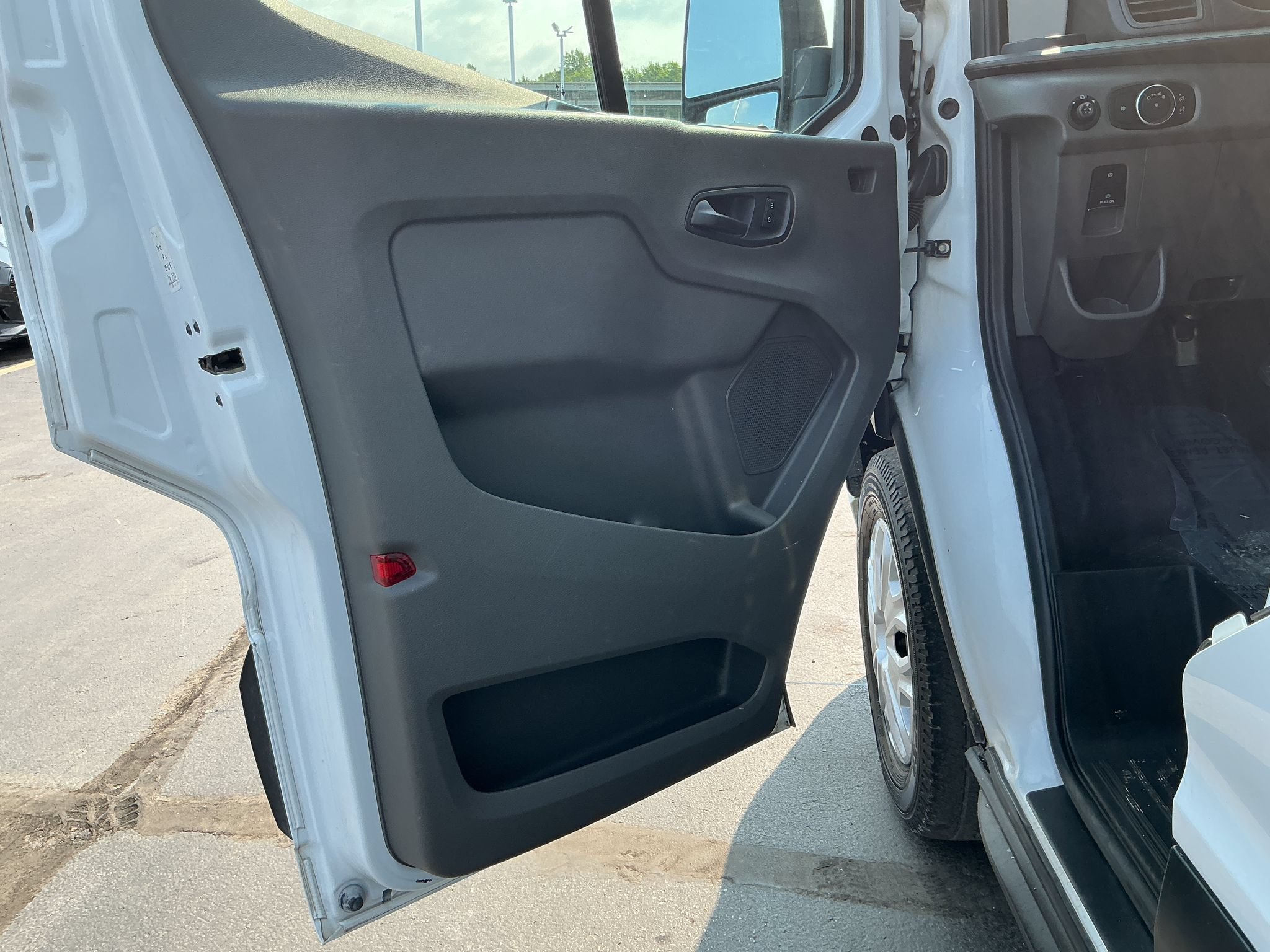 Used 2021 Ford Transit 350 XLT RWD image 10