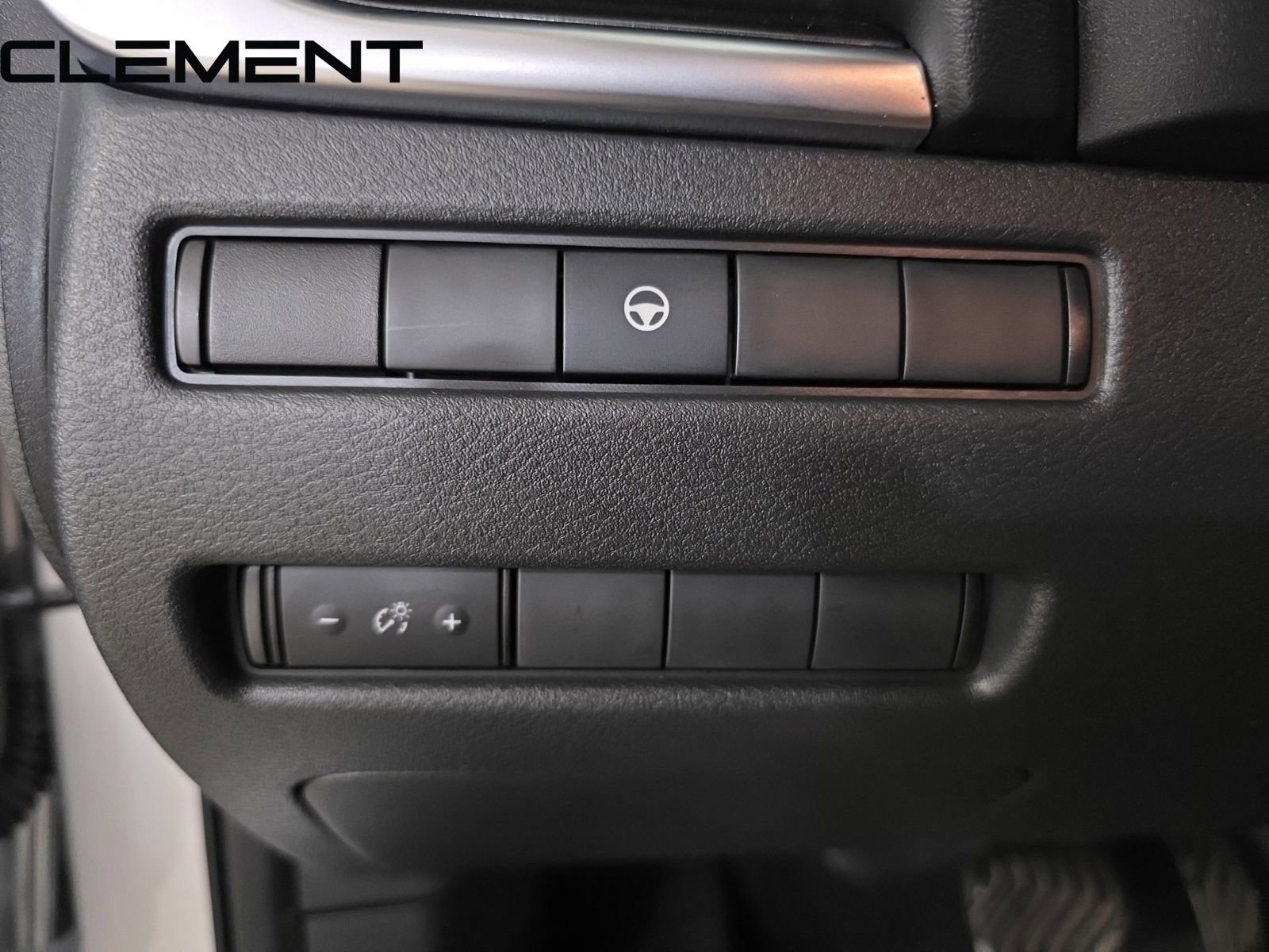 Used 2022 Nissan Rogue SV image 14