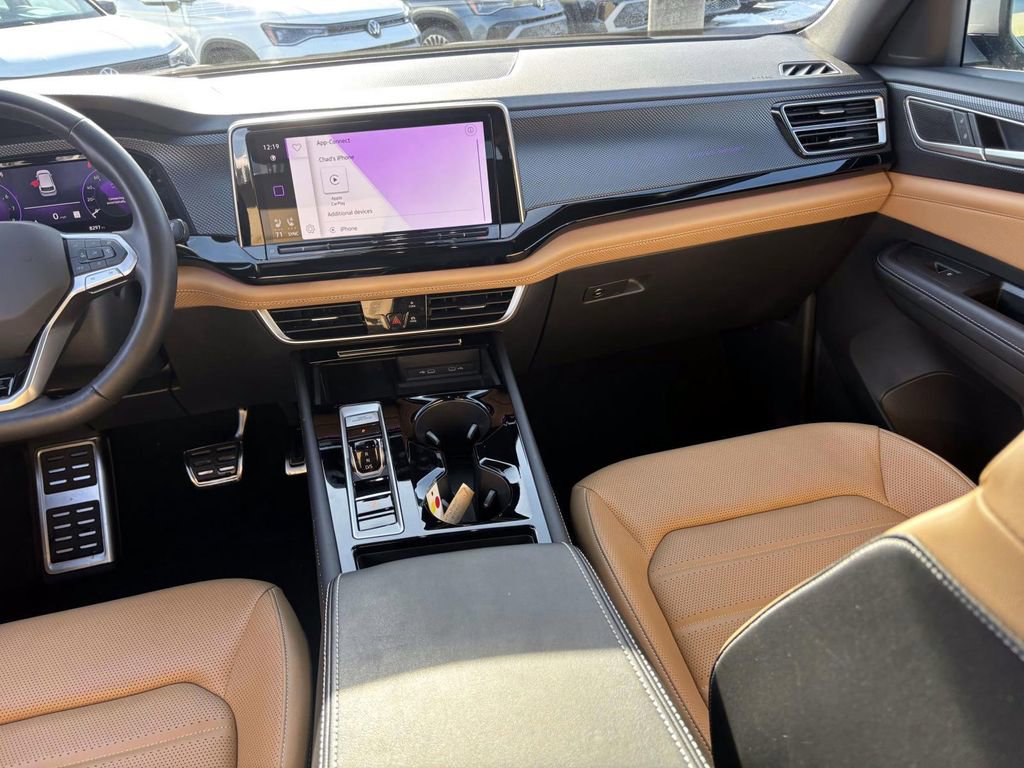 Used 2024 Volkswagen Atlas Cross Sport SEL R-Line image 31