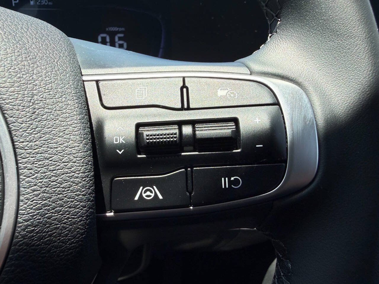 Used 2023 Kia Sportage EX FWD image 36