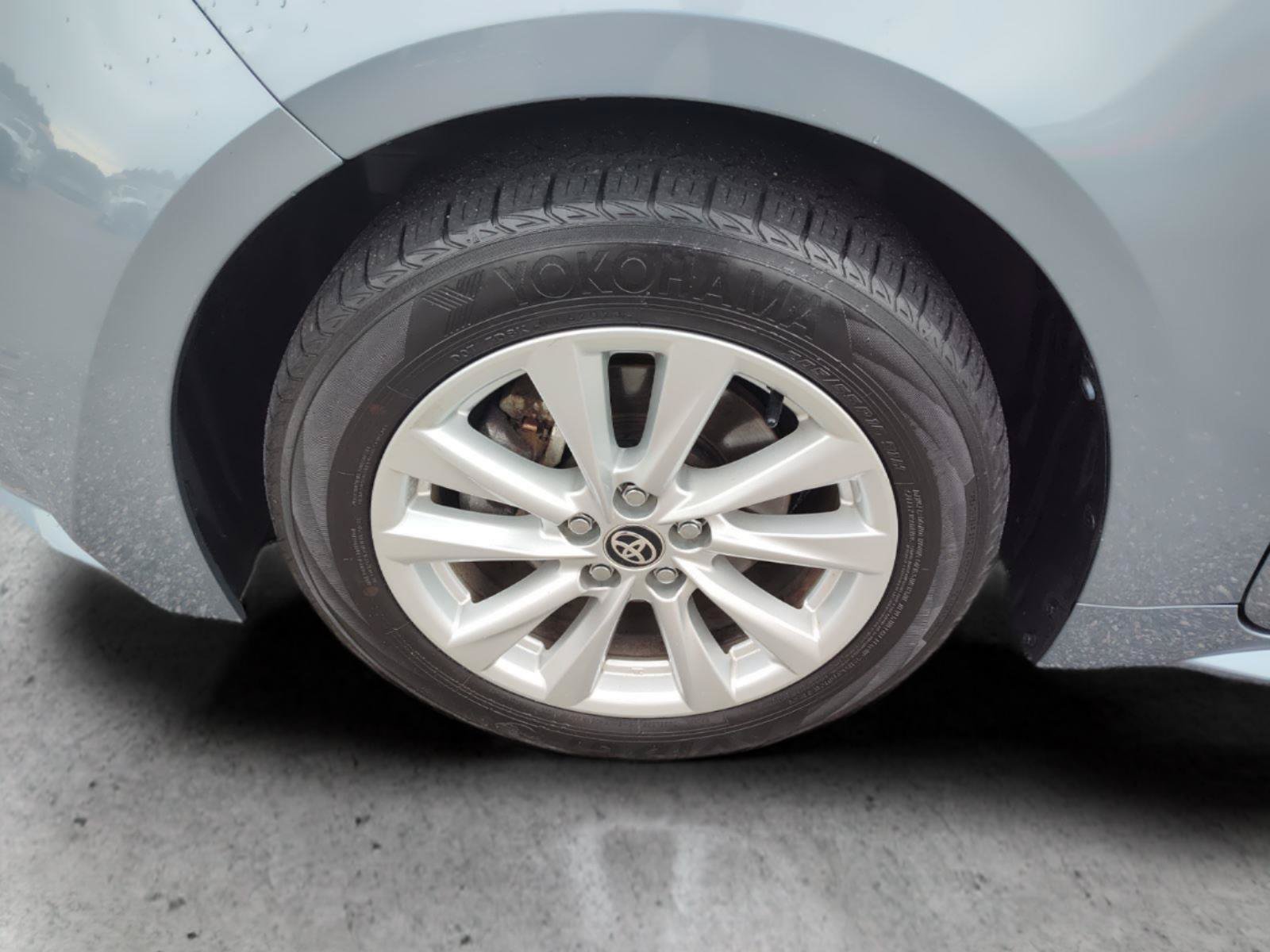 Used 2023 Toyota Corolla LE w/ LE Convenience Package FWD image 14