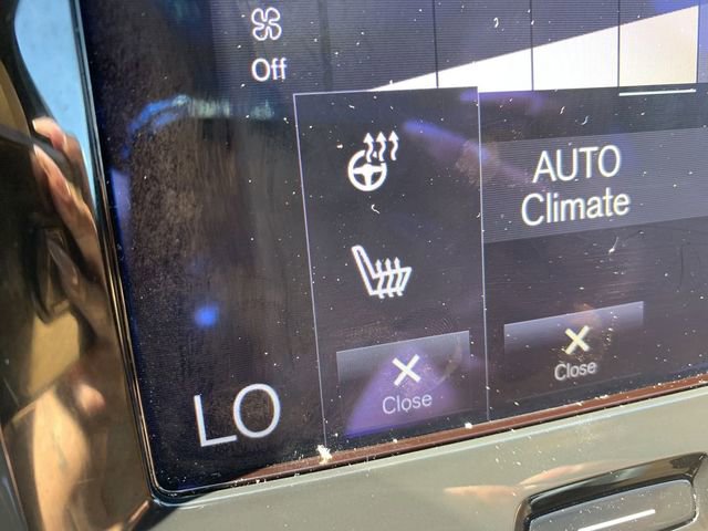 Used 2018 Volvo XC60 T6 Momentum w/ Convenience Package AWD/4WD image 28