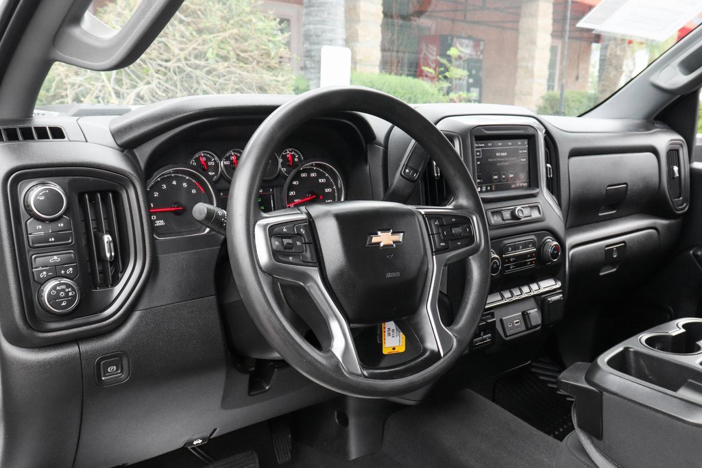 Used 2022 Chevrolet Silverado 2500 Custom w/ Custom Value Package image 18