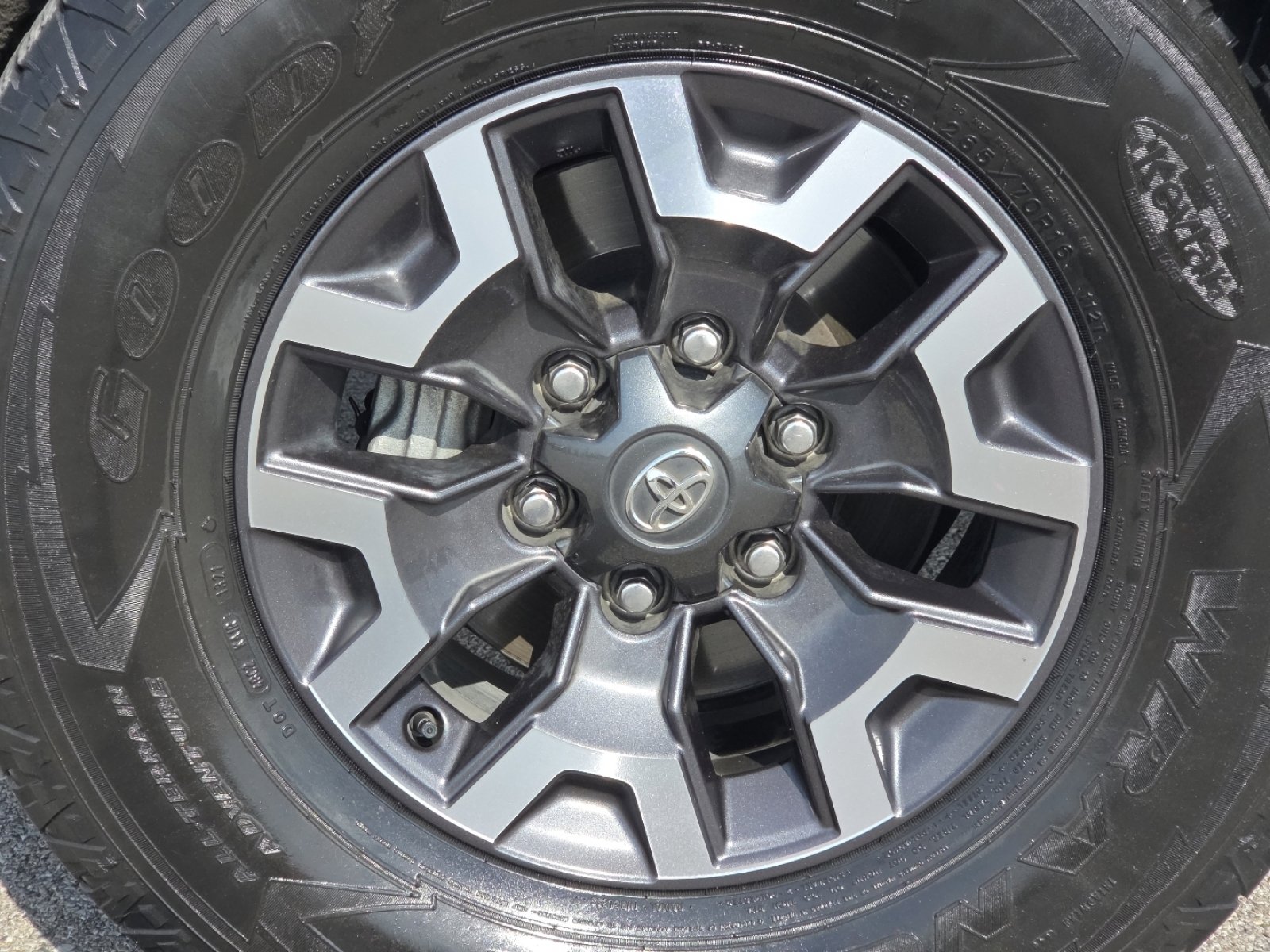 Used 2021 Toyota Tacoma TRD Off-Road image 12