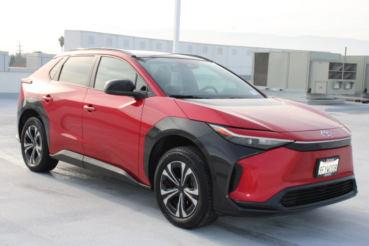 Used 2023 Toyota bZ4X XLE image 2