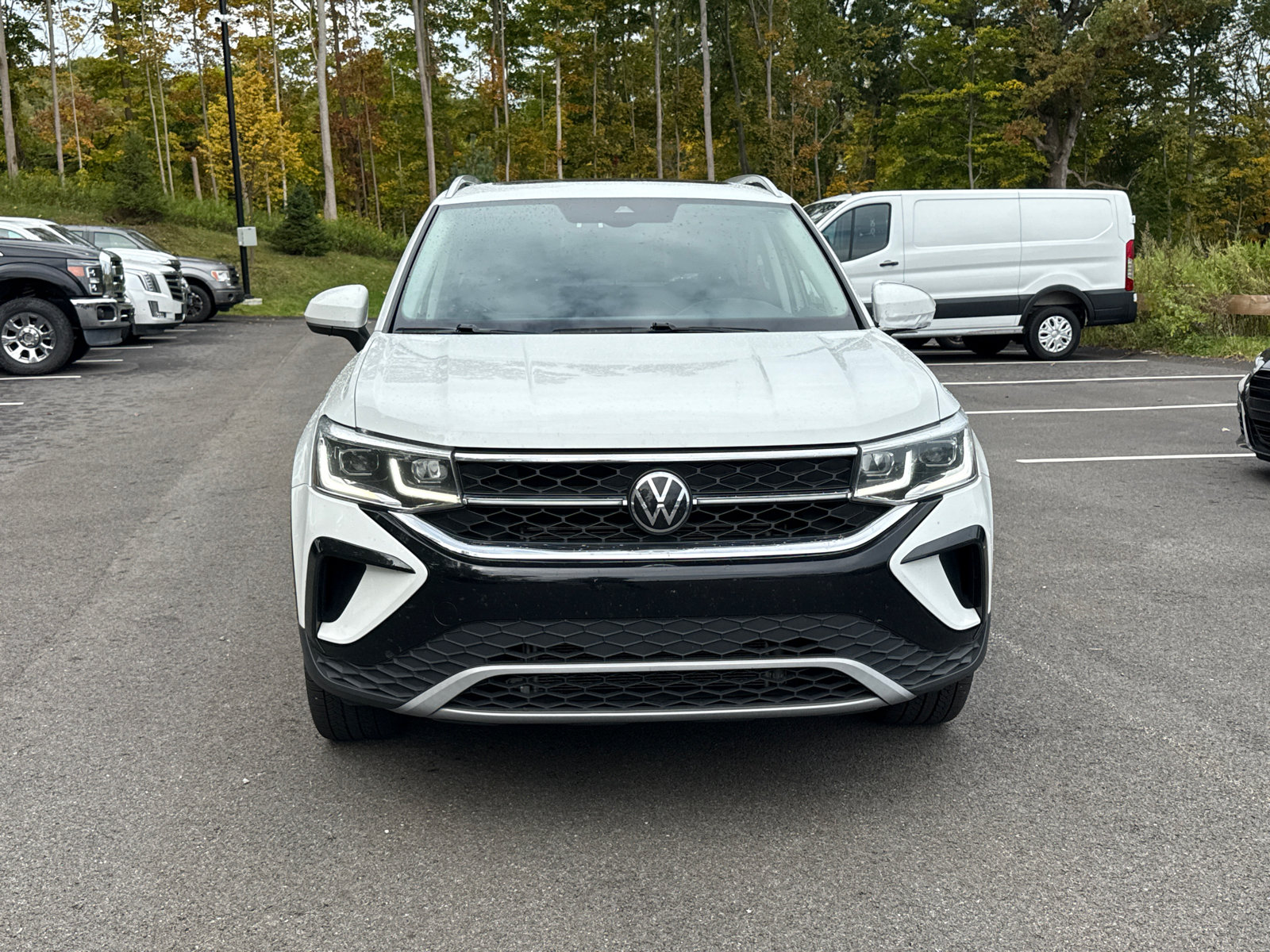 Used 2024 Volkswagen Taos SEL AWD/4WD image 2