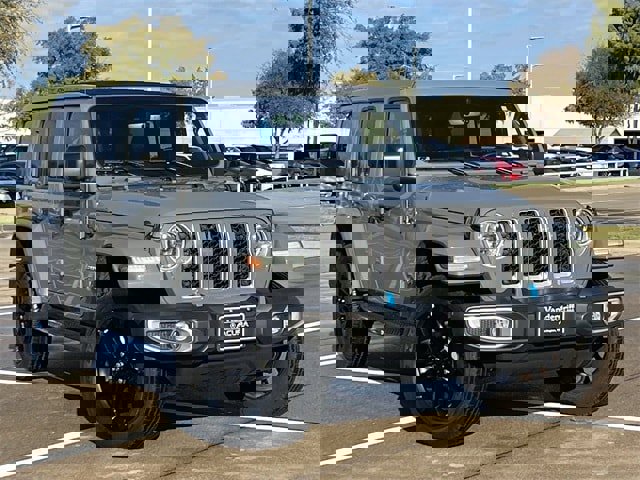 Used 2023 Jeep Wrangler Sahara w/ Cold Weather Group video 2
