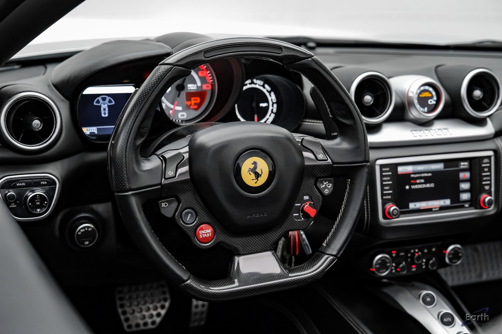 Used 2016 Ferrari California T image 49