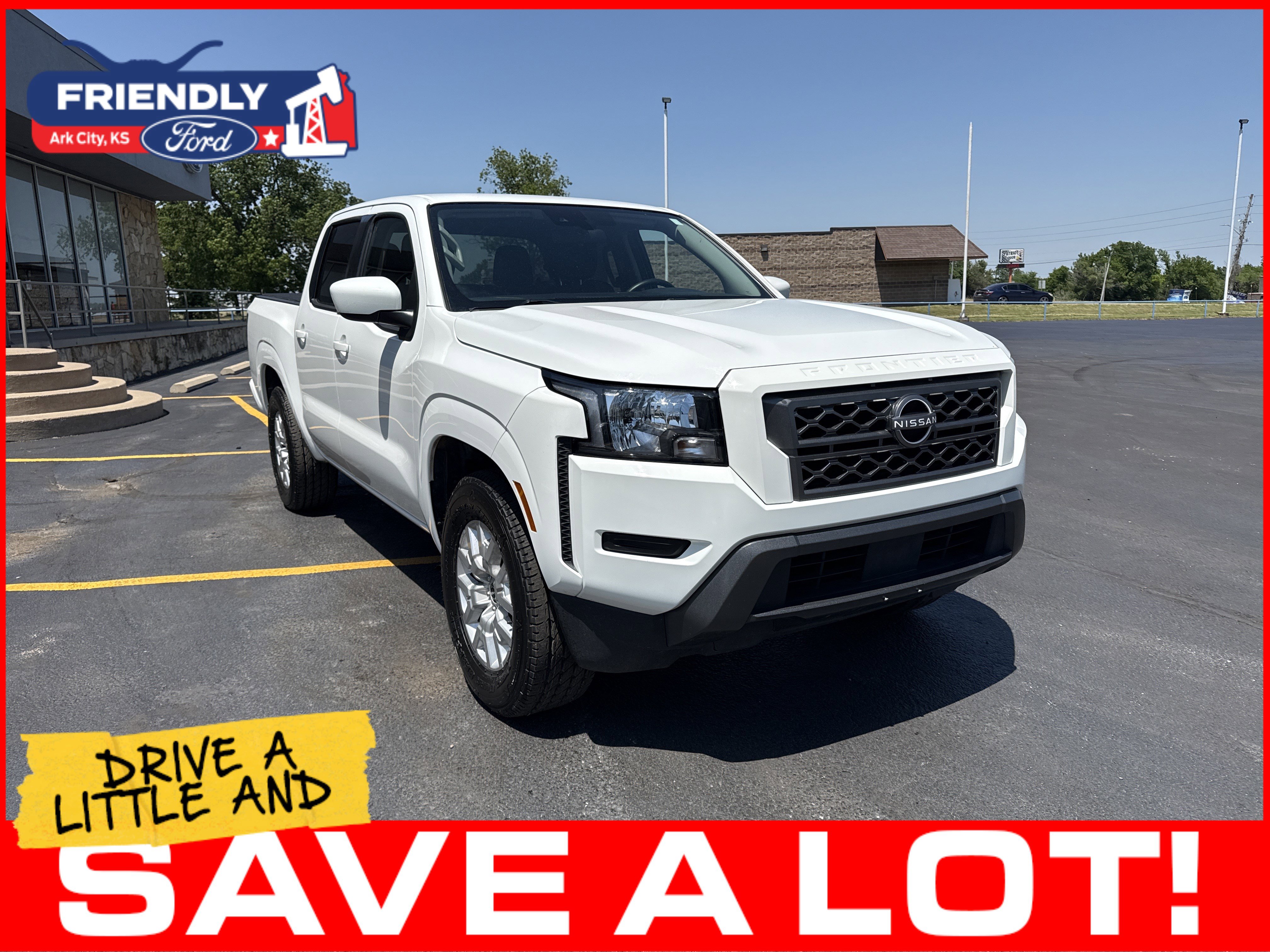 Used 2023 Nissan Frontier SV RWD image 3