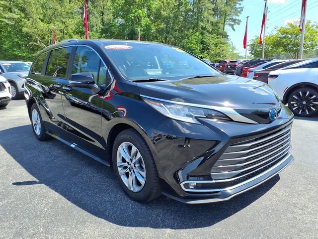Used 2022 Toyota Sienna Limited