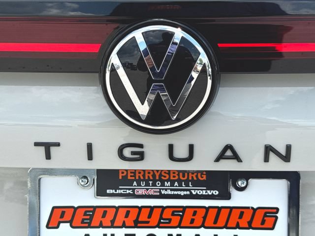New 2026 Volkswagen Tiguan SE R-Line FWD image 32