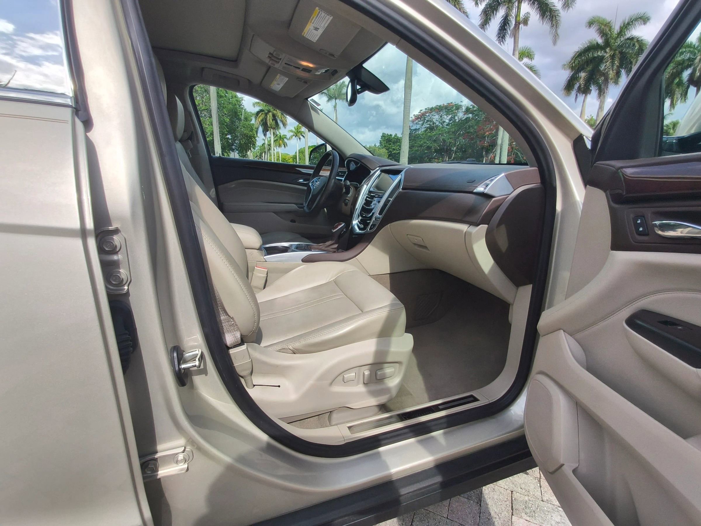 Used 2013 Cadillac SRX Luxury FWD image 37