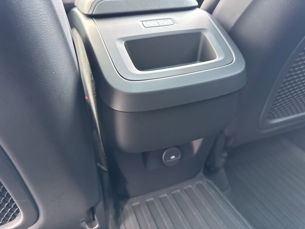 Used 2024 Volvo XC60 B5 Core w/ Protection Package Premier image 16