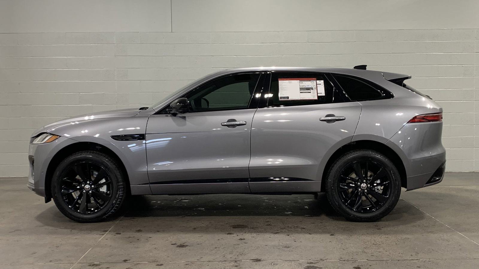 Used 2025 Jaguar F-PACE R-Dynamic S AWD/4WD image 7