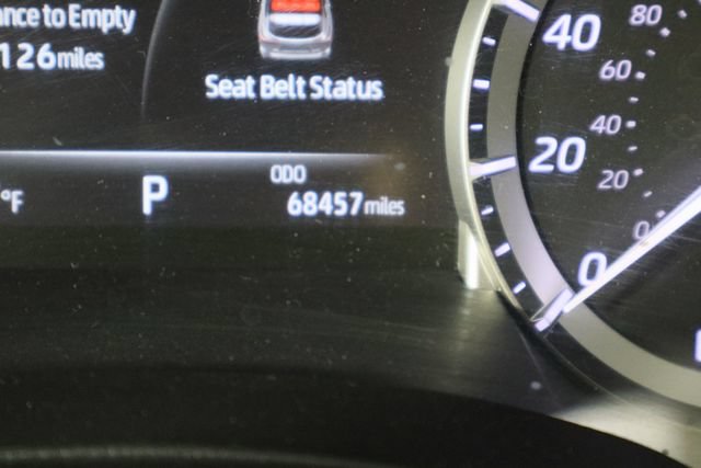Used 2022 Toyota Highlander XLE FWD image 31