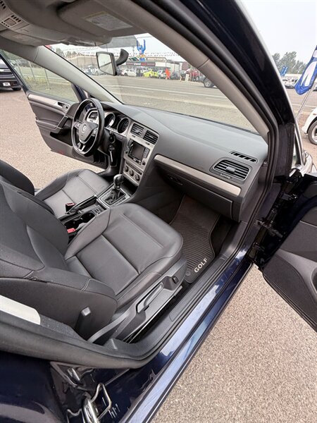 Used 2015 Volkswagen Golf S FWD image 26