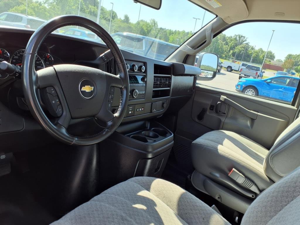 Used 2020 Chevrolet Express 3500 w/ Driver Convenience Package image 8